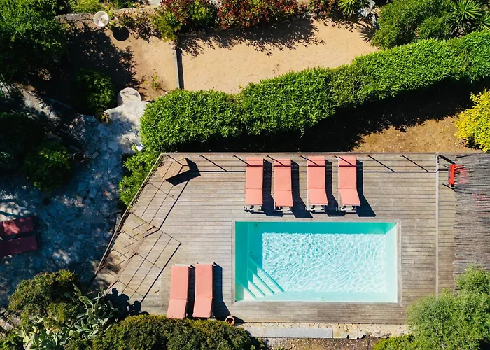 Balamb Garden A Cinarchesa 호텔 4*