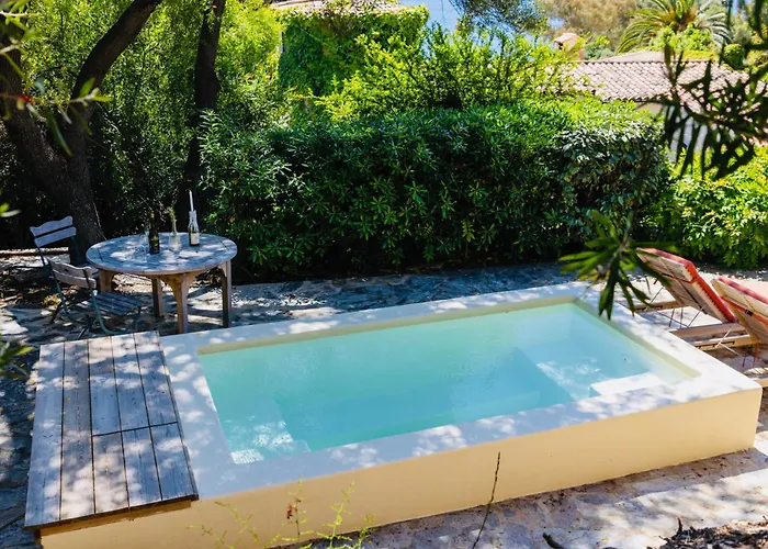 Balamb Garden A Cinarchesa 호텔 4*