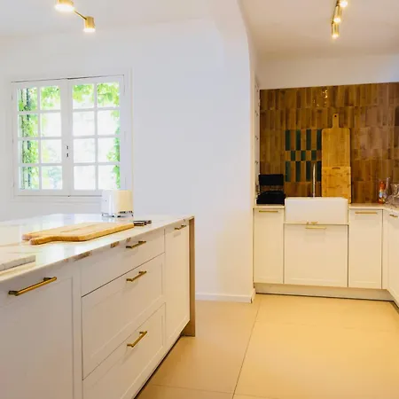 Ξενοδοχείο Balamb Garden A Cinarchesa 4*