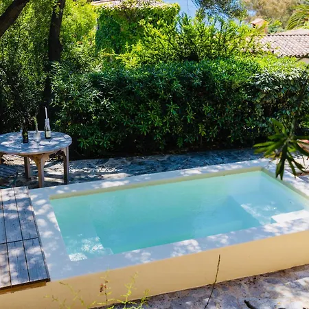 Balamb Garden A Cinarchesa 호텔 4*