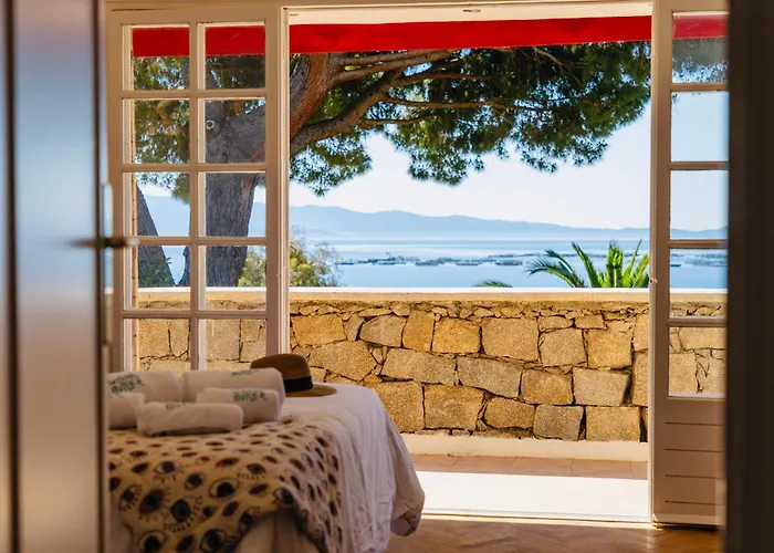 Balamb Garden A Cinarchesa 4* Ajaccio (Corsica)